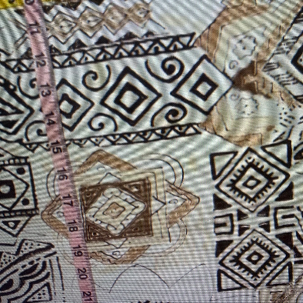 Geometric Patterned Women's Top - Picture 4 of 5